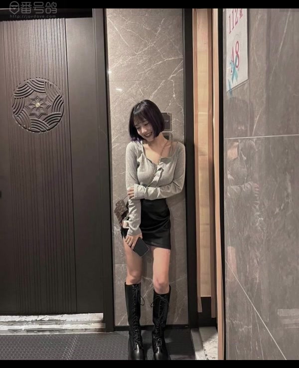 귀염상 대만 바이크녀 쓰리썸 유출