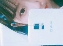 한국야동-뽀얀 보지를 소유하고 있는 이쁜이에게 받은 자위영상