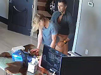 [서양야동] 자위하다 걸린 비서 따먹는 사장님