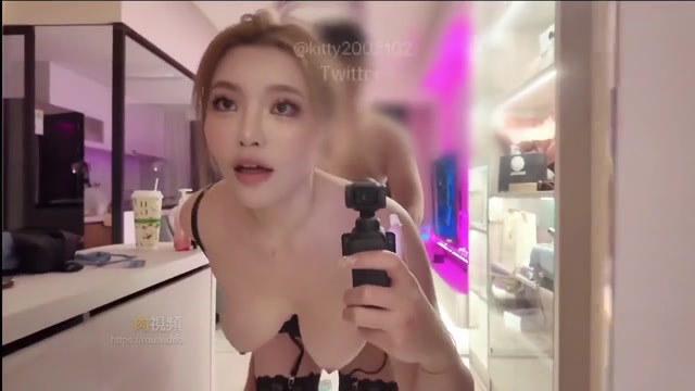 性感騷女等你回家 一進門便叫你脫褲子吃你臭臭的肉棒 性感女神凱蒂 china onlyfans