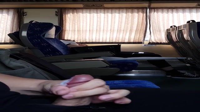 쥐 좆만한거 달고 딸치는 변태새끼