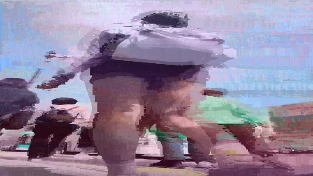 교복을 거의 똥꼬치마로 입는 슬렌더녀 업스