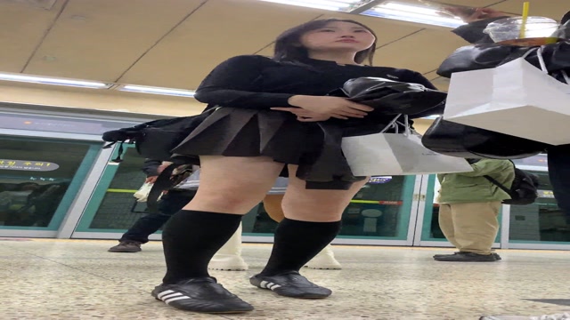 신작 ✨ 지하철 업스 2명+가슴골 5V ★ 특 왕가슴녀     2 (4)