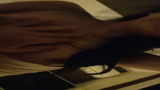 혀 내밀어 좆물 기다리는 여친