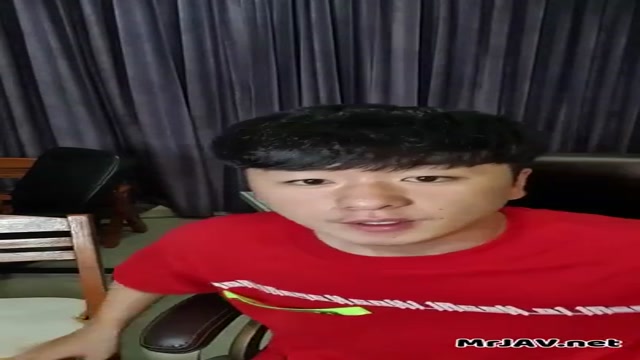 떡칠 게스트 섭외해서 방송찍고 앉아있네