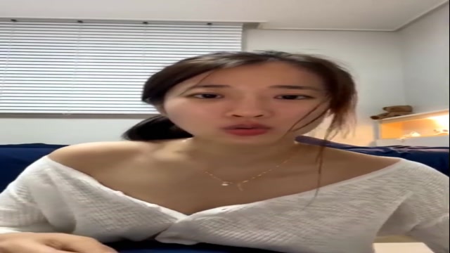 인스타 라방녀 실수로 꼭지노출 2V    2